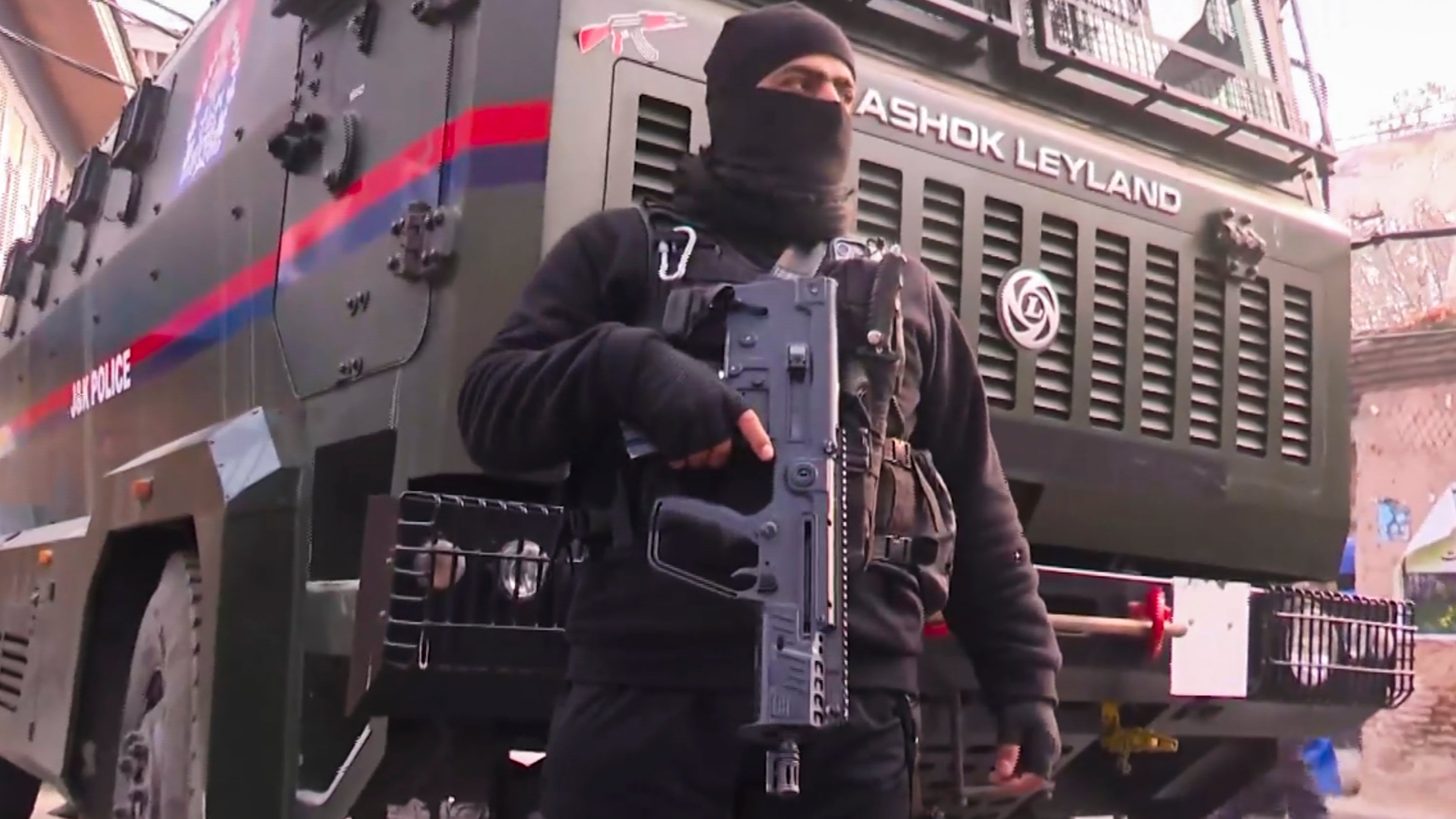 Security forces launch search operation after terrorists take food from house in Udhampur