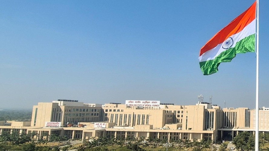 AIIMS Nagpur doctors save five-year-old with kidney, respiratory failure after 3 months of treatment 