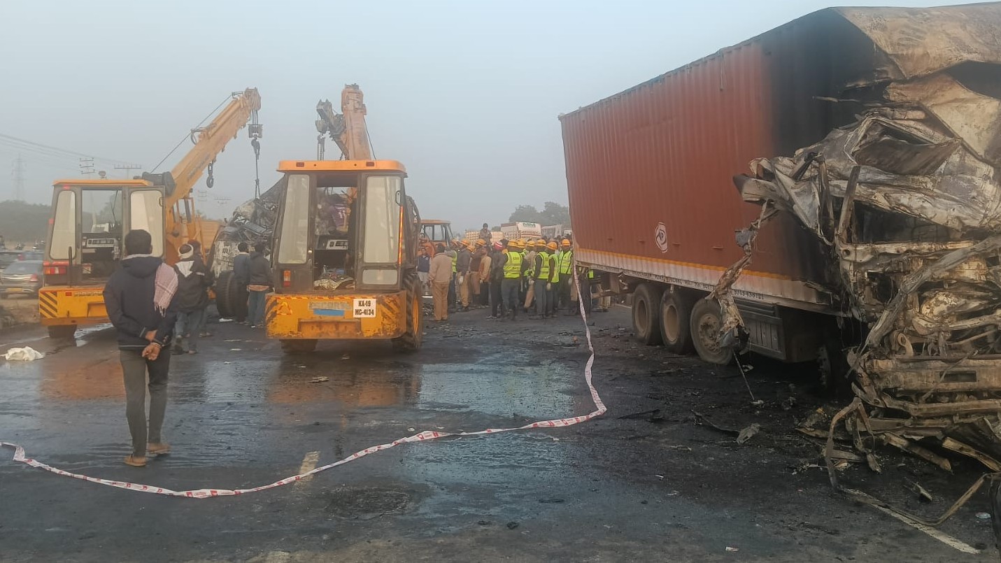 Chitradurga accident: 'Tried to control on seeing speeding truck, but failed': Bus driver