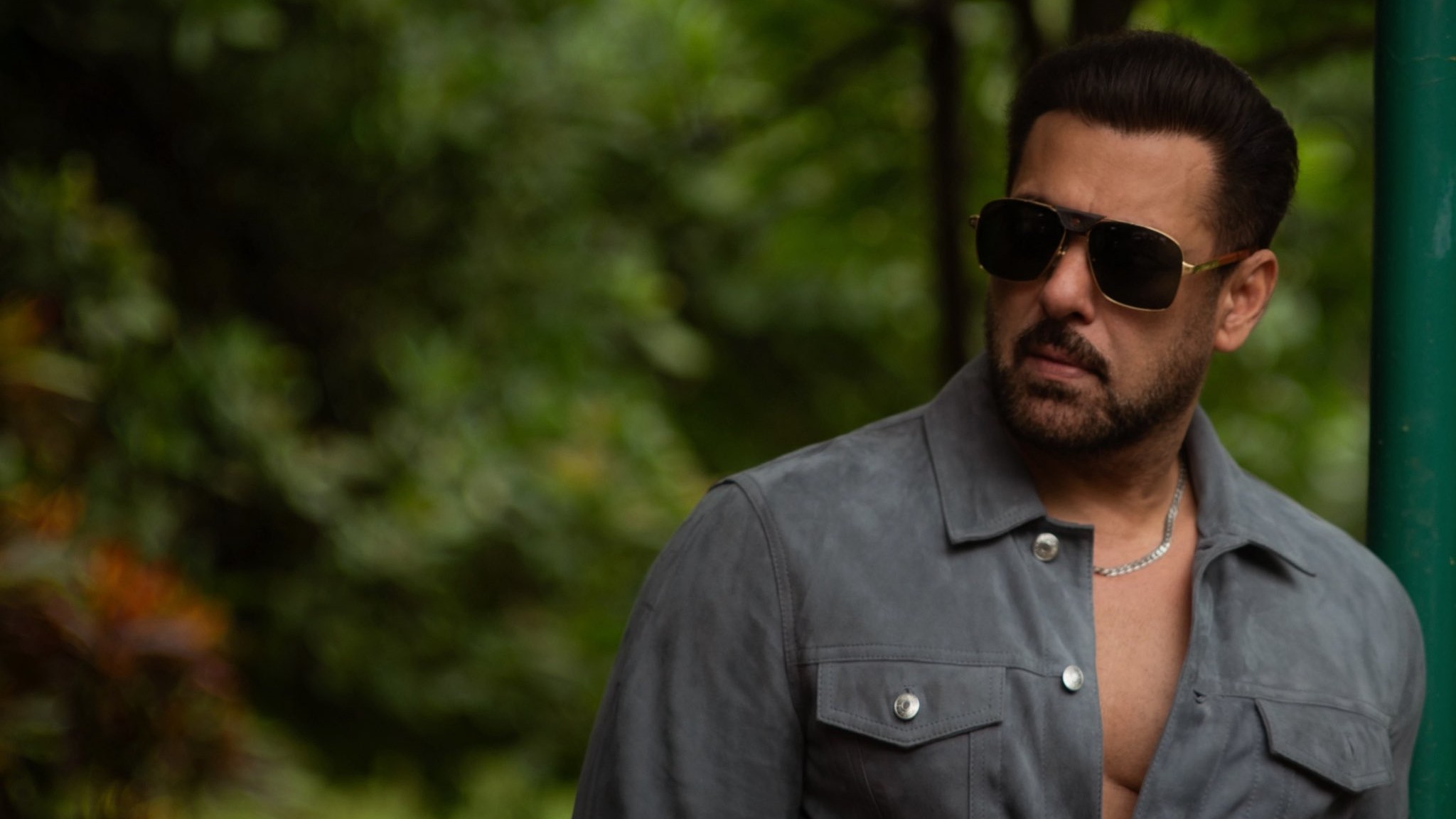 Salman Khan celebrates 60th birthday with family and friends