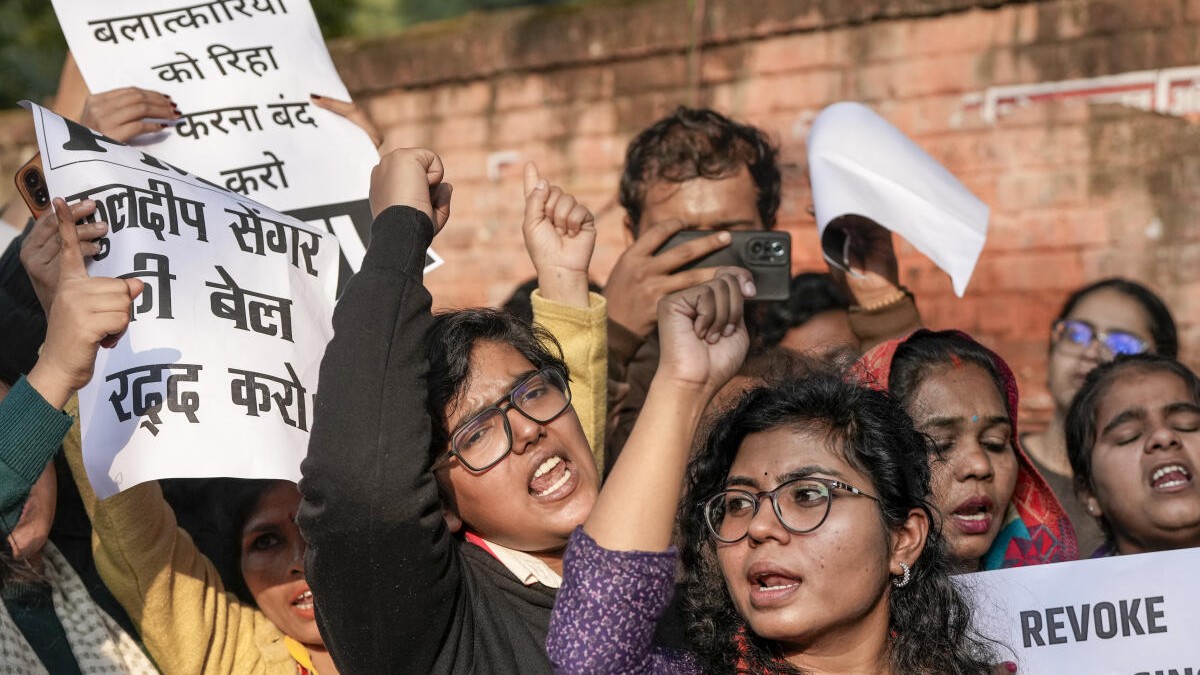 Unnao rape victim, family protest at Jantar Mantar