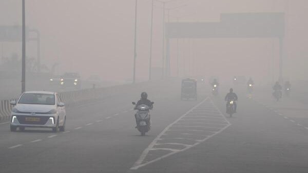 Delhi breathes 'very poor' air; minimum temperature settles at 6.3 degrees Celsius