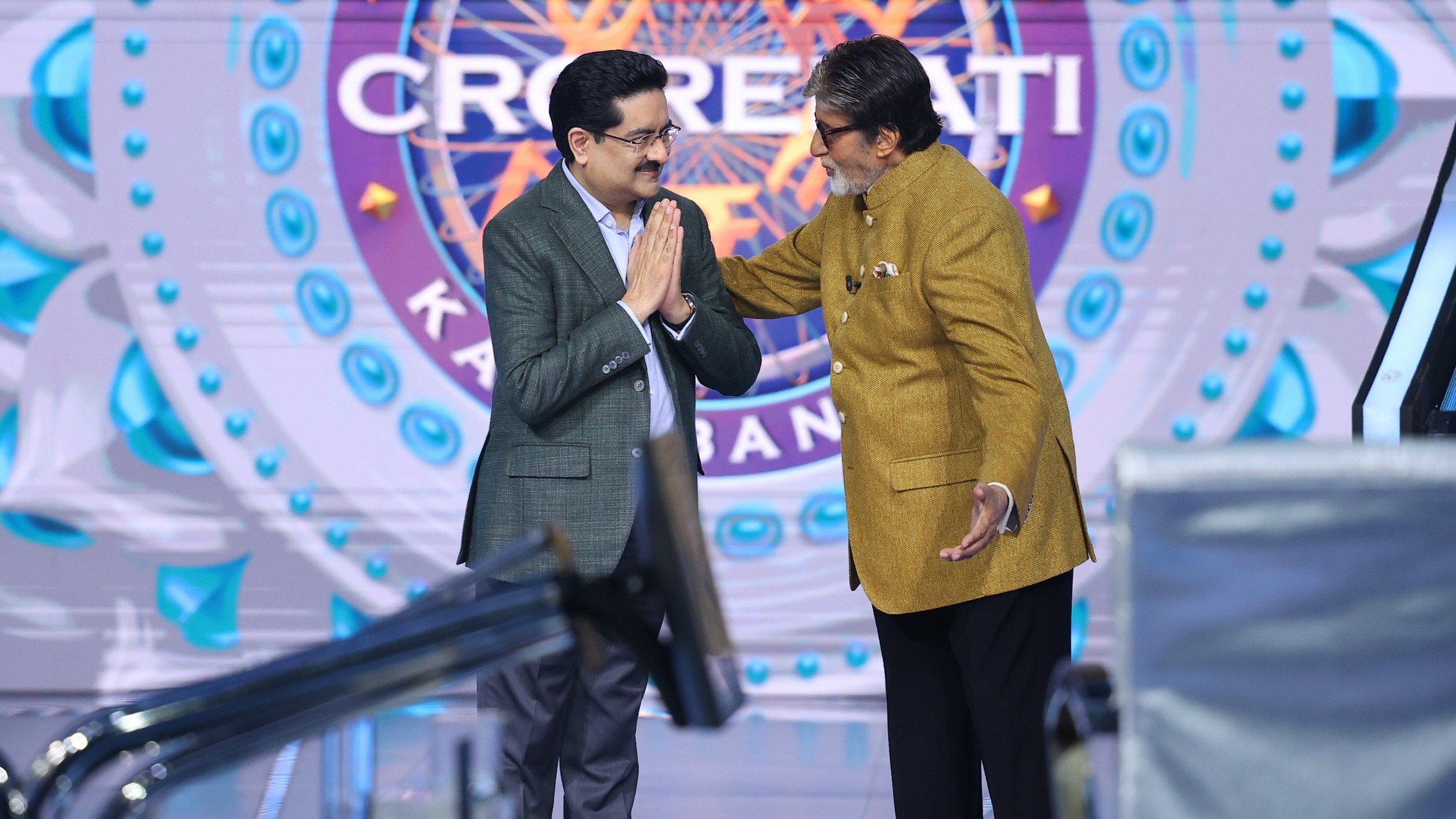 Kumar Mangalam Birla and Amitabh Bachchan on Kaun Banega Crorepati.