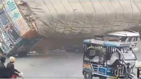 One dies as overloaded truck mounts divider, topples onto SUV in Uttar Pradesh's Rampur