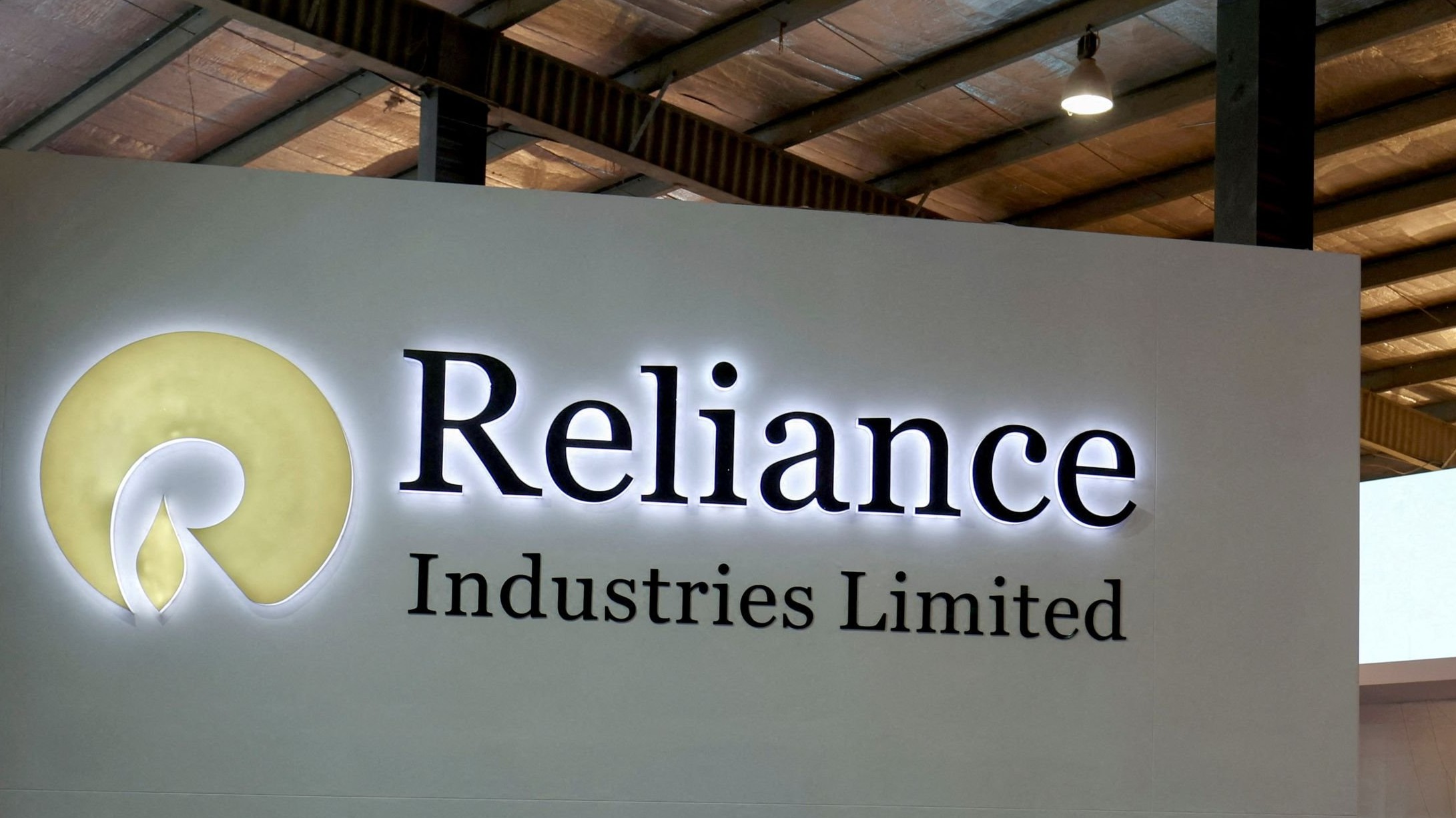 Reliance Industries shares down nearly 8% in four days; market valuation erodes by Rs 1.65 lakh crore