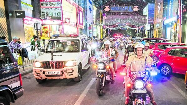 New Year fiesta in Bengaluru: From traffic curbs to extended metro timings, here's all you need to know
