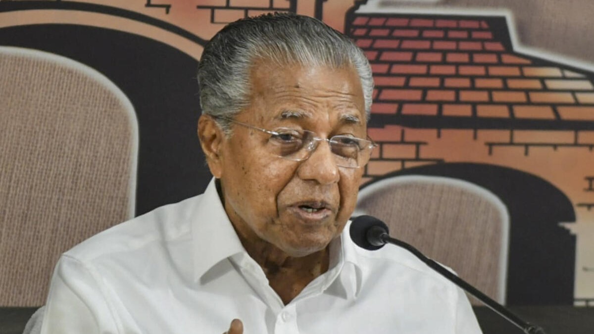 Pinarayi asks Congress to clarify on Sabarimala gold row accused meeting Sonia Gandhi