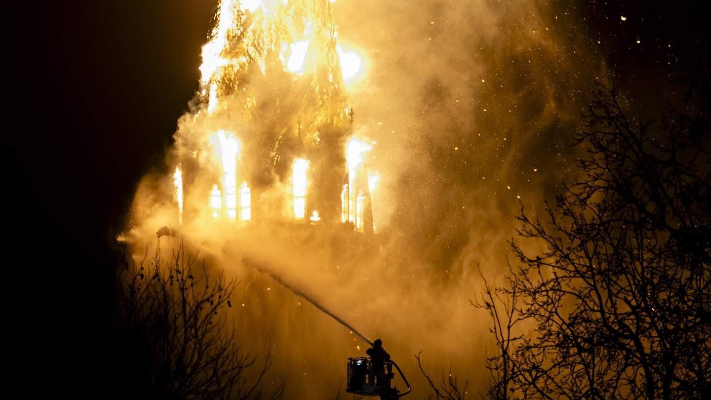 Fireworks accident kill two in Netherlands; fire destroys historic Amsterdam church