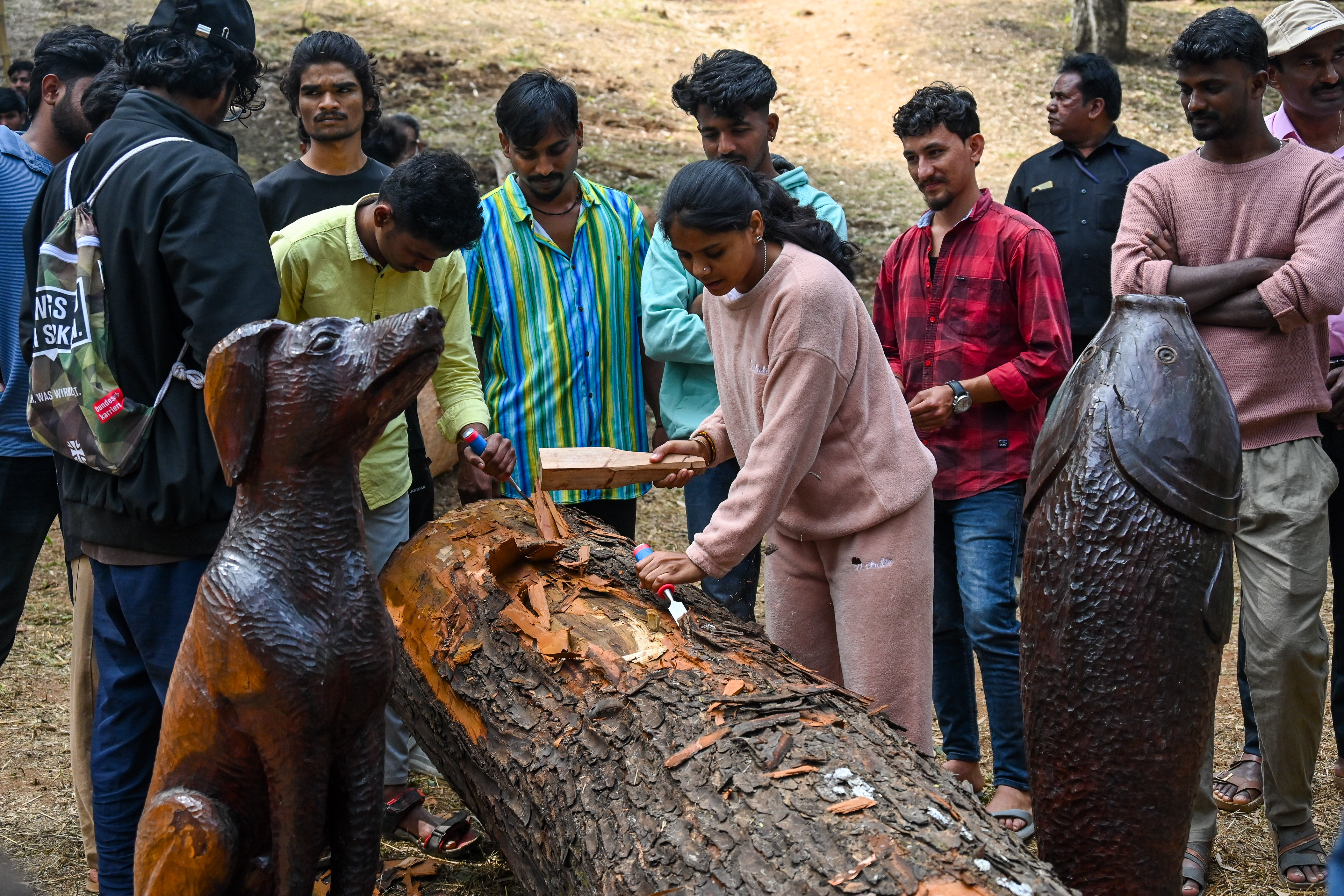 Participants at the second edition of the wood carving workshop at Lalbagh Botanical Garden on Friday. DH PHOTO/PUSHKAR V