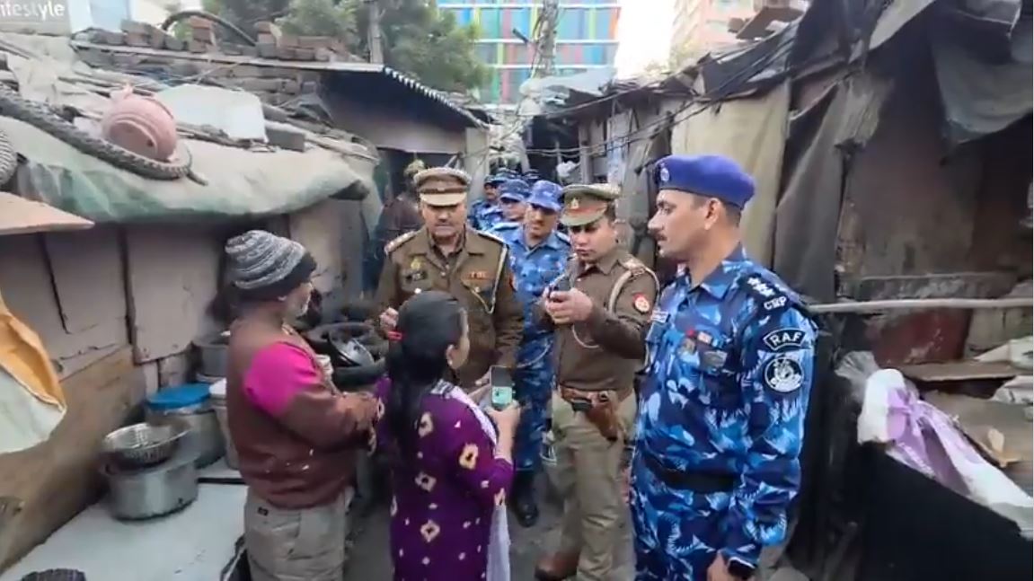 Mobile phone to verify 'citizenship'? Video of Ghaziabad cop sparks questions over police conduct