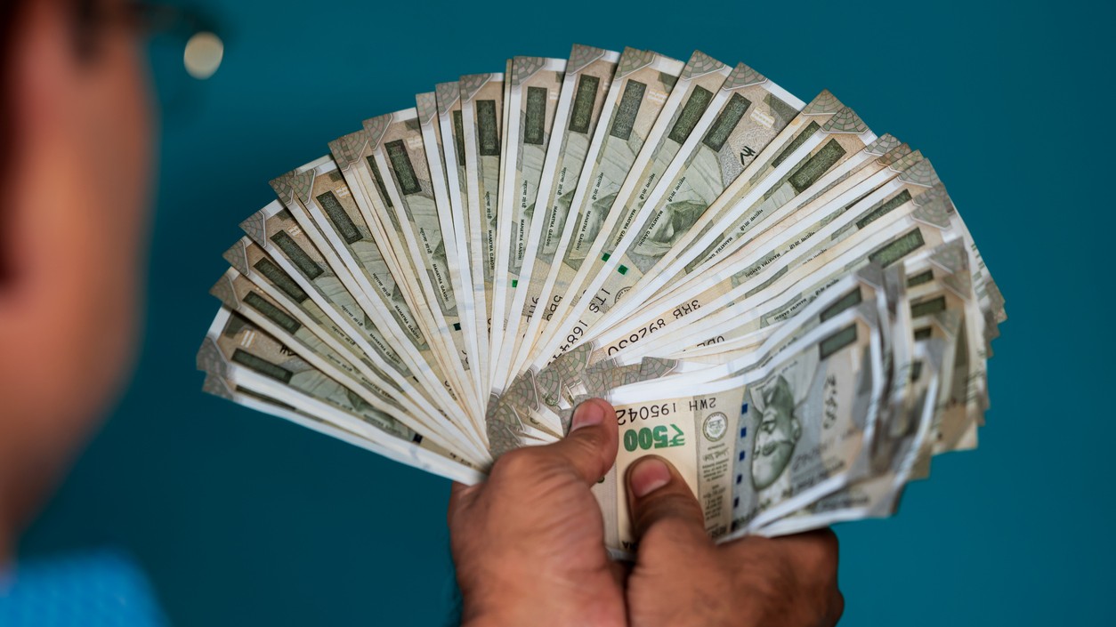 Kotak Securities mistakenly sends Rs 40 cr to trader's account, he earns Rs 1.75 cr in 20 minutes by investing it