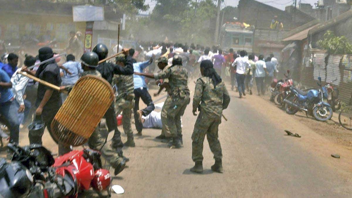 Mob attacks police for arresting TMC worker in Bengal's Sandeshkhali, 6 cops injured