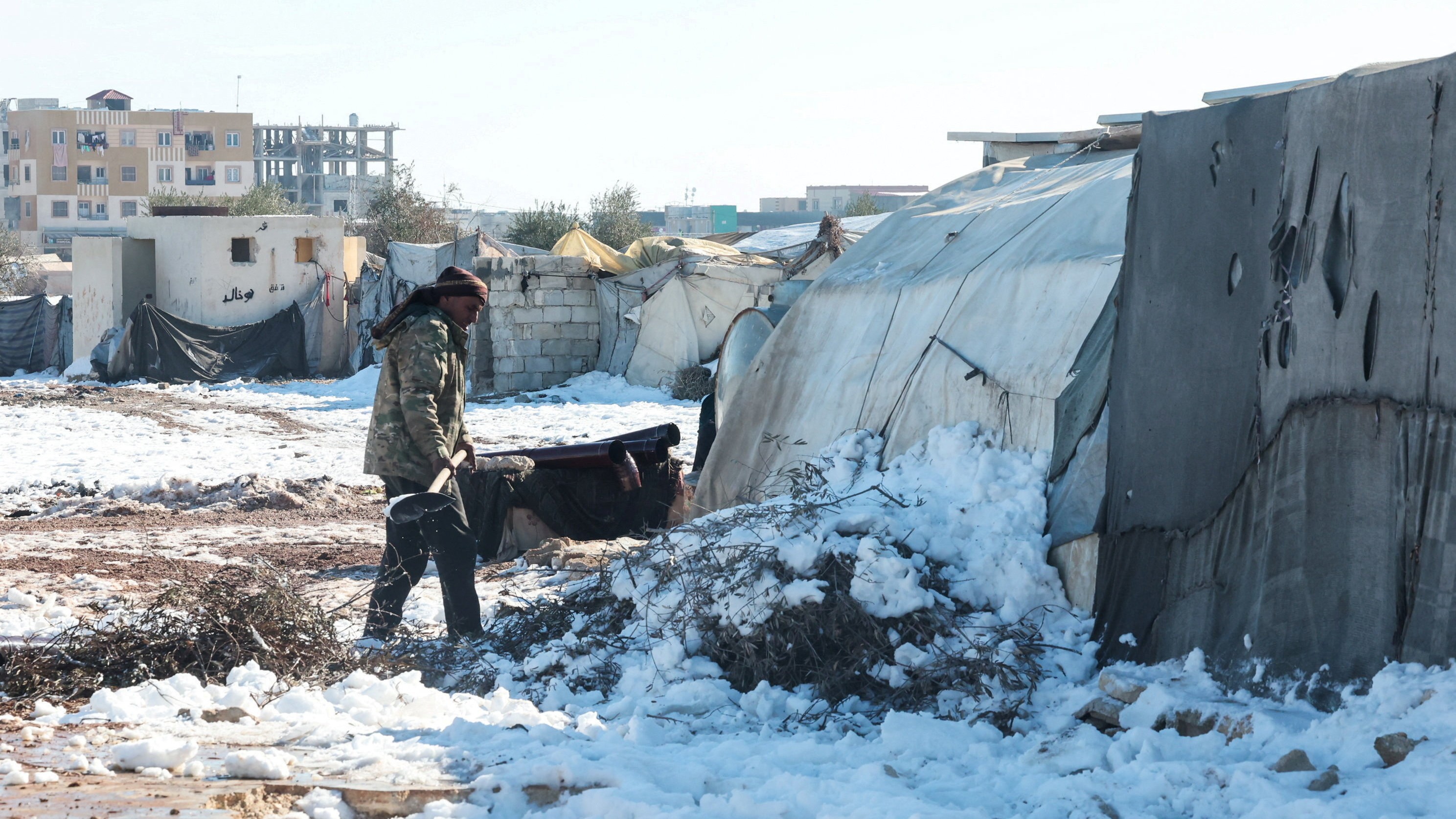 Syrian government and SDF trade blame as violence resumes in Aleppo