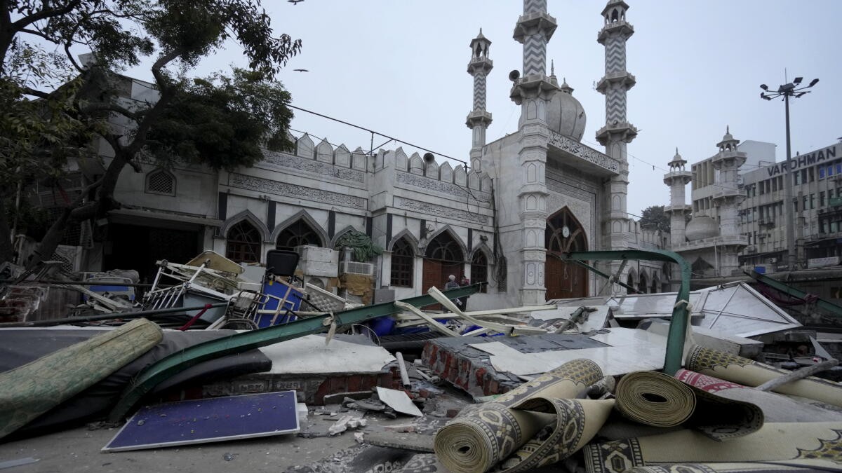 Five police injured as demolition drive near mosque in Delhi turns violent