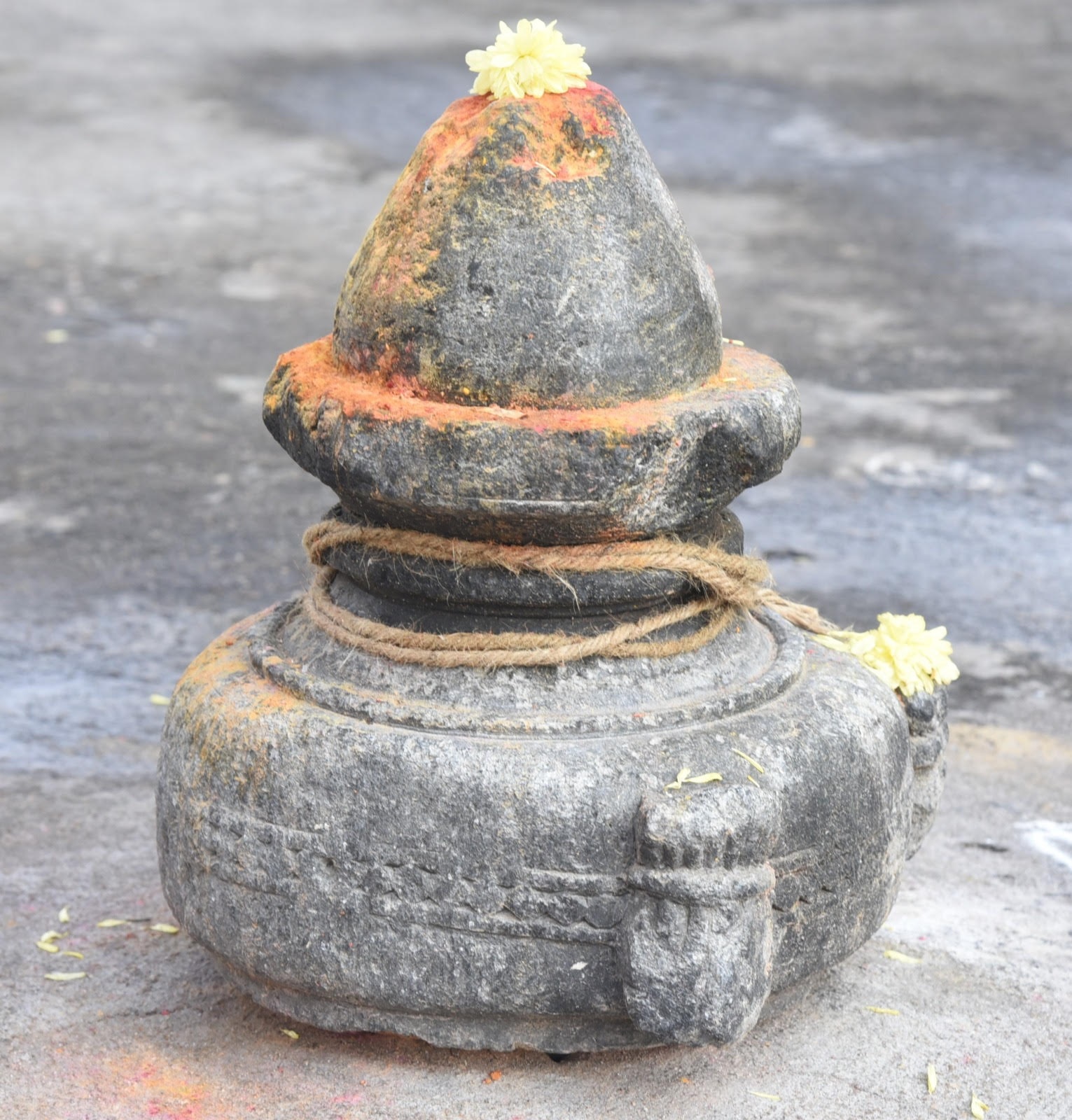 The broken soapstone ‘Kalasha’ at Sri Mahalakshmi Temple K Bettahalli Pandavapura taluk Mandya district. DH Photo