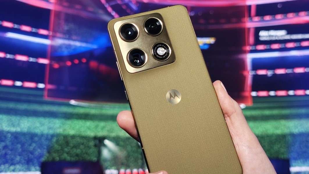 Motorola unveils Signature series flagship Android phone