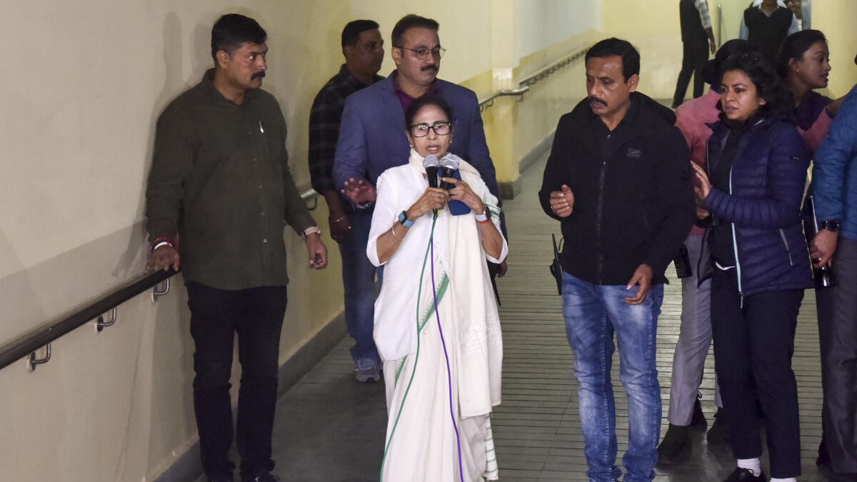 ED raid on I-PAC offices | Mamata's dramatic 'intervention'; probe agency moves High Court, says CM removed evidence