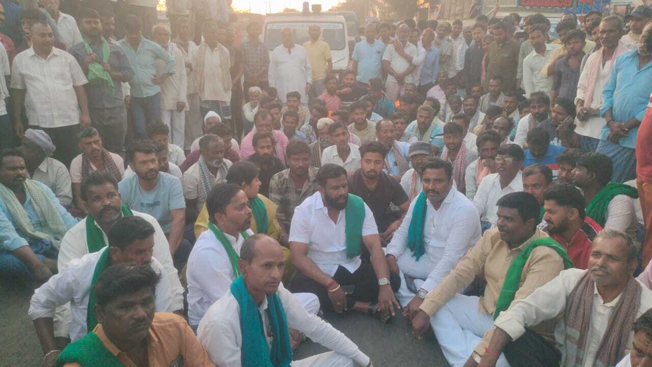 Sugarcane spill: Farmers demand Rs 1 crore compensation each for workers killed 