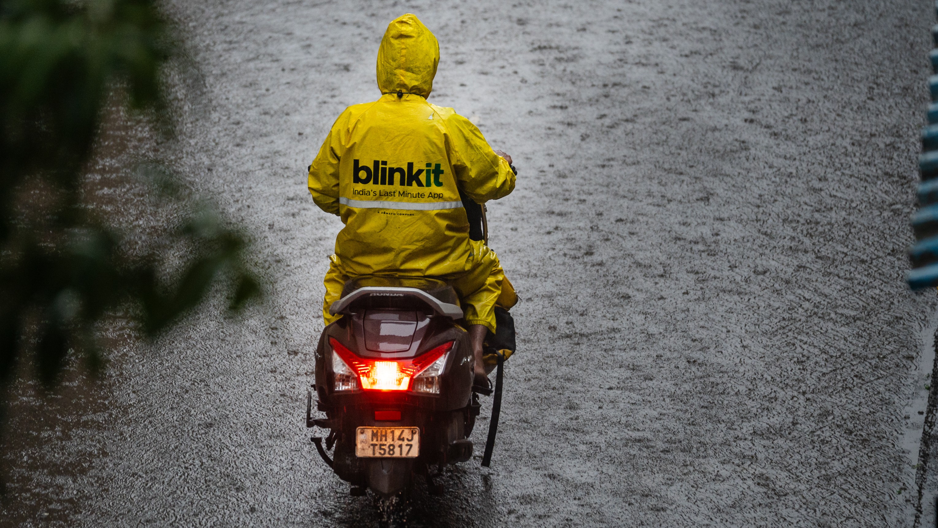 Blinkit drops ‘10-minute delivery’ claim after Labour Ministry intervention over gig worker safety