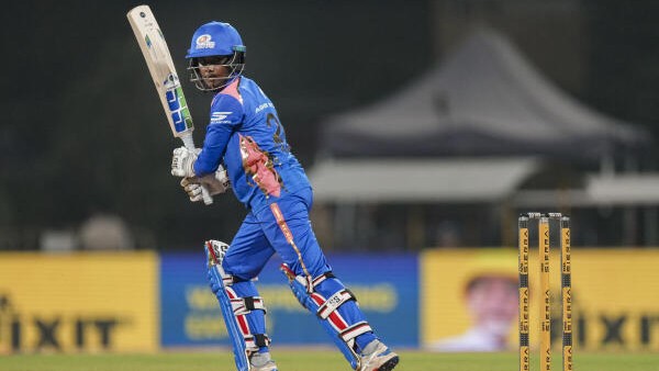 Women's Premier League: Sciver-Brunt goes berserk to lift Mumbai Indians to 161/5