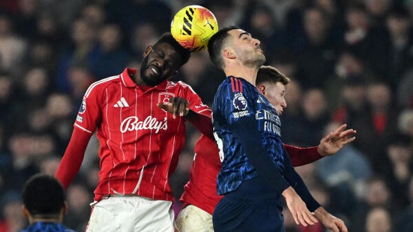 Arsenal held by Forest but move seven points clear at top