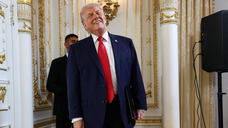 Netflix, Warner Bros bonds among $100 million purchased by Donald Trump