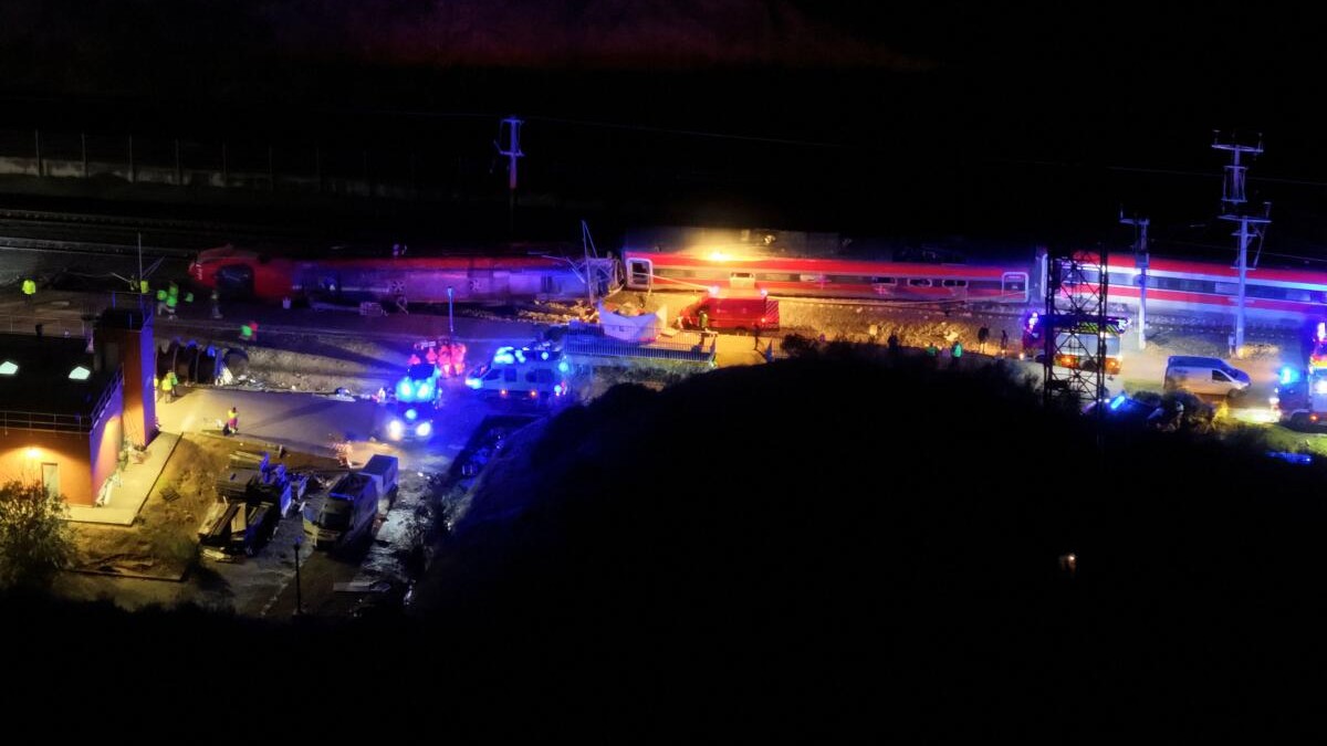 High-speed train derails, smashes into another in Spain; 39 killed, over 100 injured