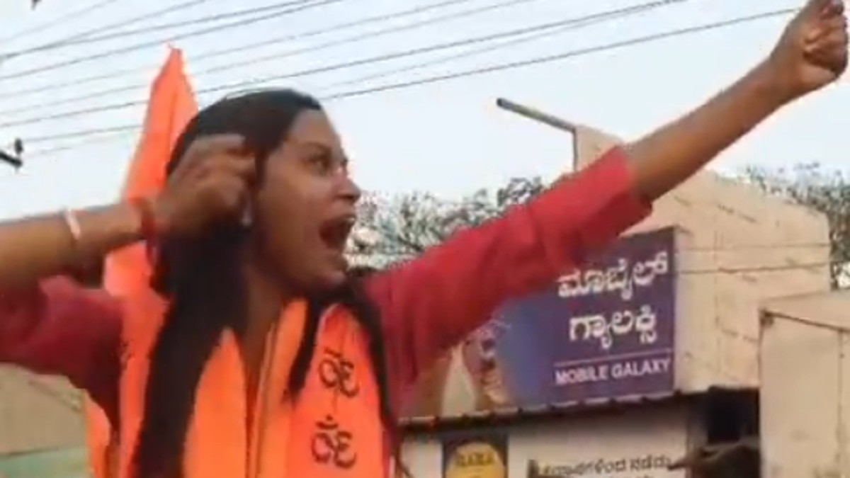 Hindutva leader Harshita Thakur, 6 others booked for making provocative gesture against dargah in Belagavi
