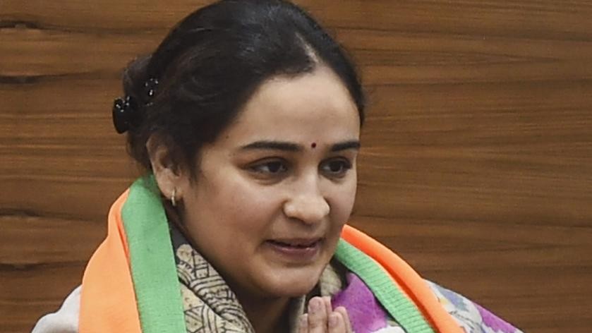 ‘I am going to divorce this selfish woman': Mulayam Yadav's son accuses wife of ruining ties with kin