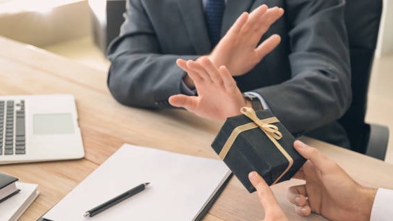 Living in the no-gift zone