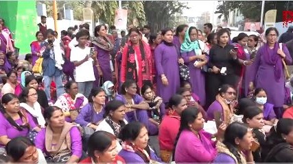 ASHA workers’ protest throws traffic out of gear in Kolkata, police stop march to health headquarters 