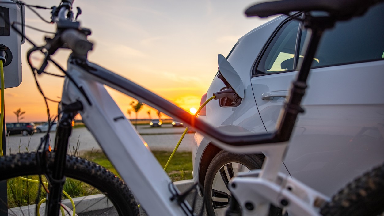 Structural problems slowing India's battery production scheme: Study