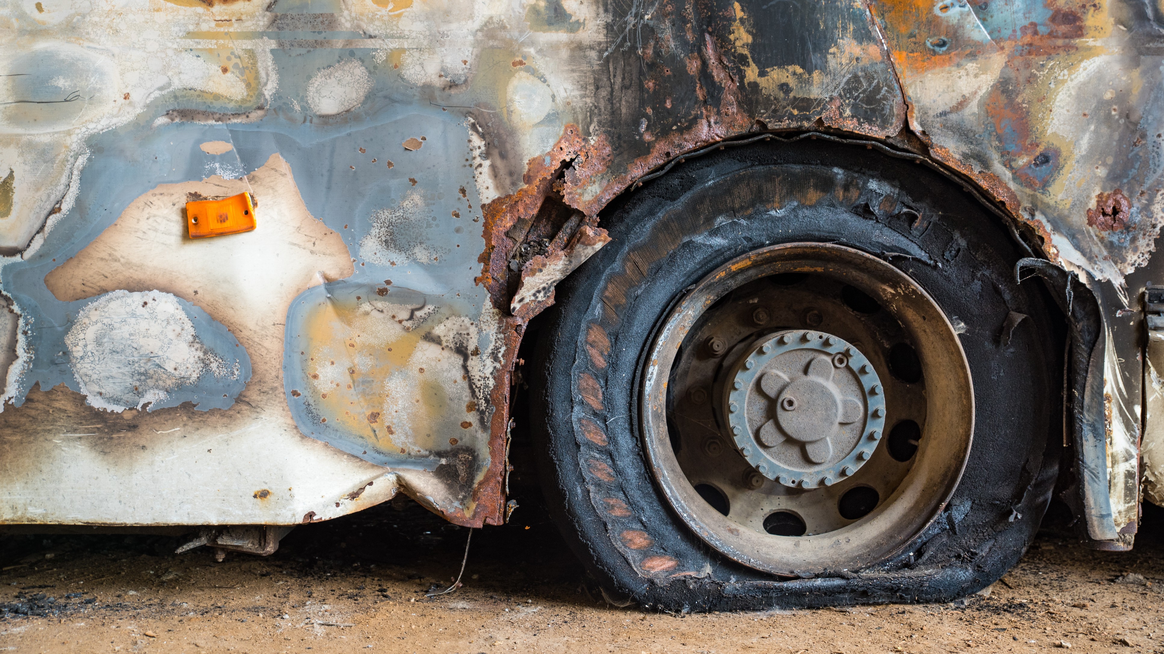 Uttar Pradesh: Over 60 escape as bus catches fire on Yamuna Expressway in Mathura