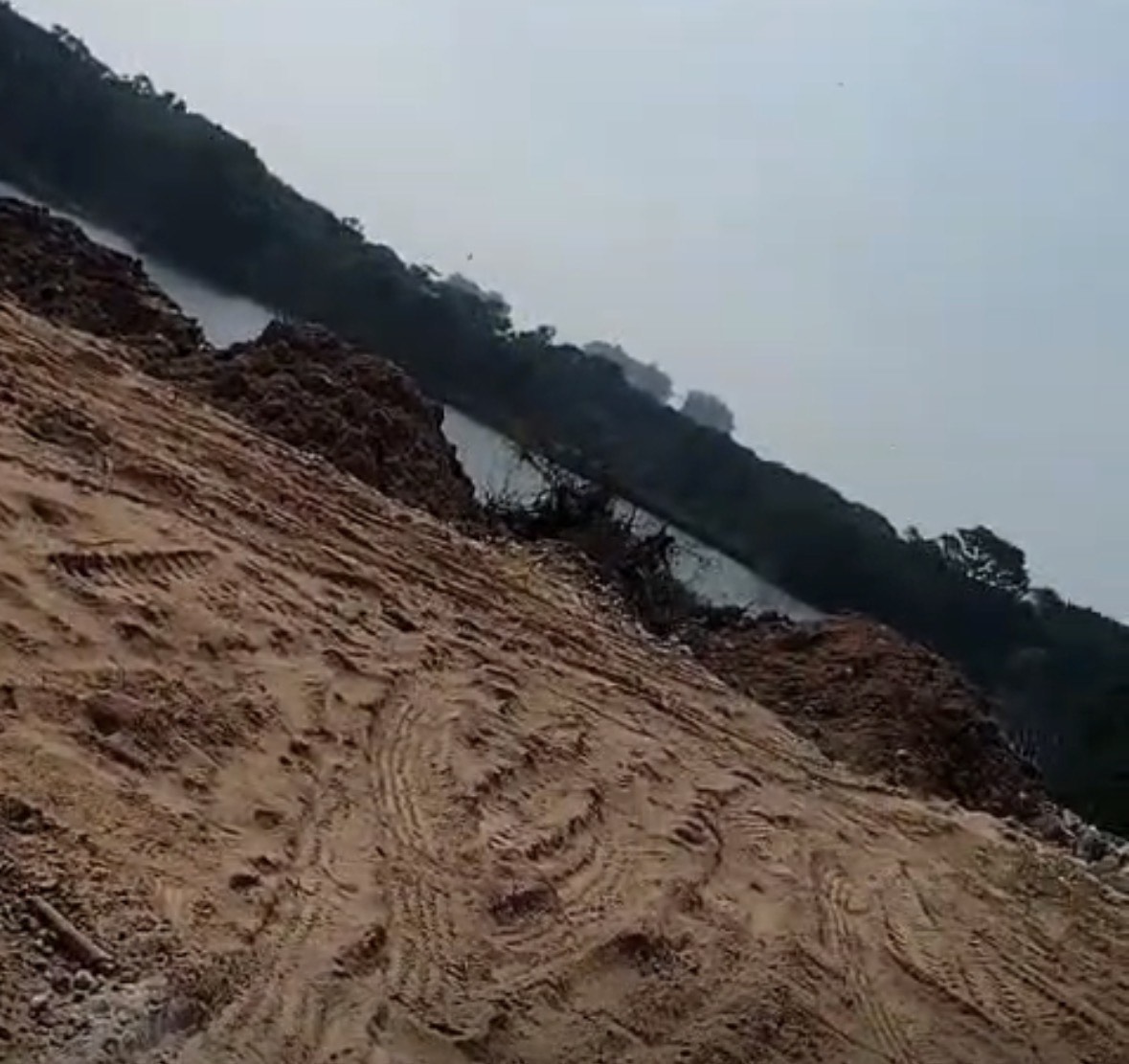 Illegal debris dumping threatens Bellandur Lake residents seek CM’s intervention