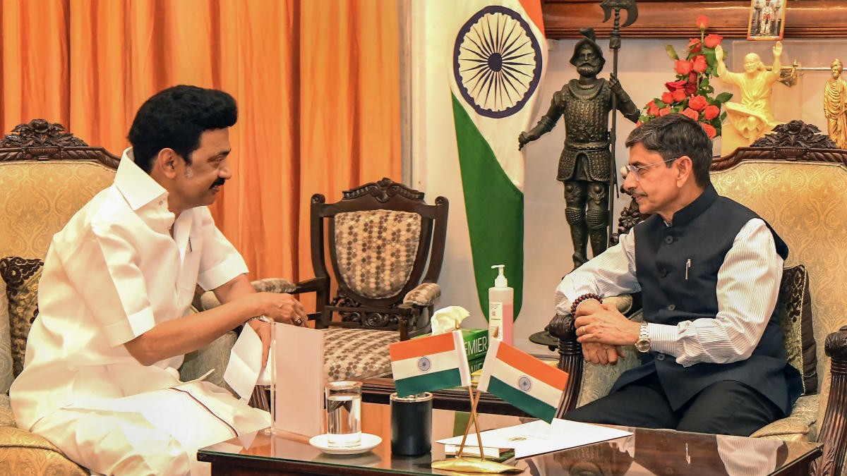 'பதவியை அவமதிக்கிறார் கவர்னர்': சட்டமன்றத்தில் உரையை வாசிக்காததற்காக ஆர் என் ரவியை விமர்சித்தார் தமிழ்நாடு முதல்வர் ஸ்டாலின்