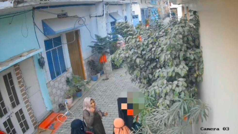 Five Muslim girls booked for 'forcing' Hindu girl to wear burqa in Uttar Pradesh