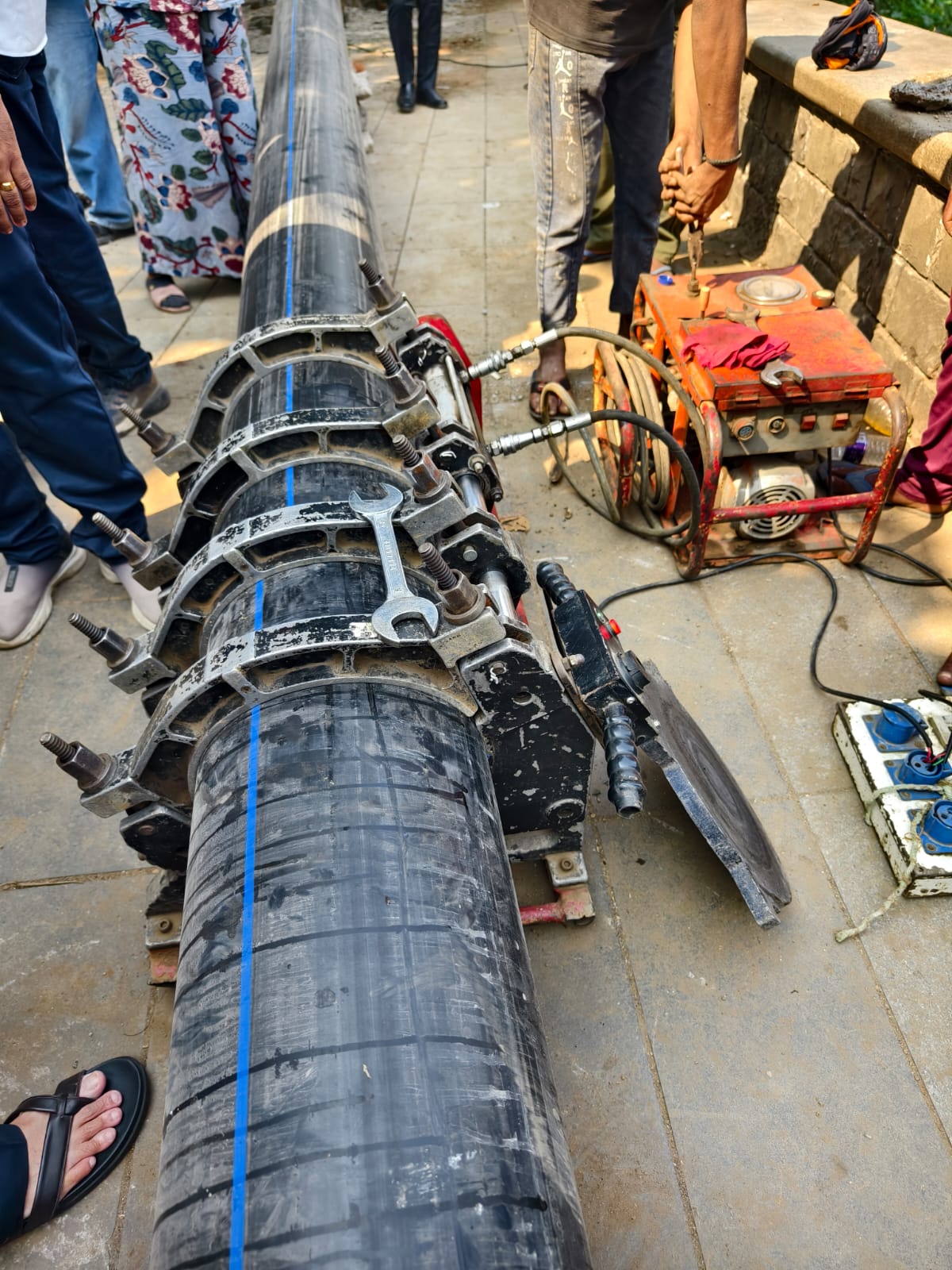 Powai Lake clean up begins- BMC demonstrating the sewer diversion pipeline