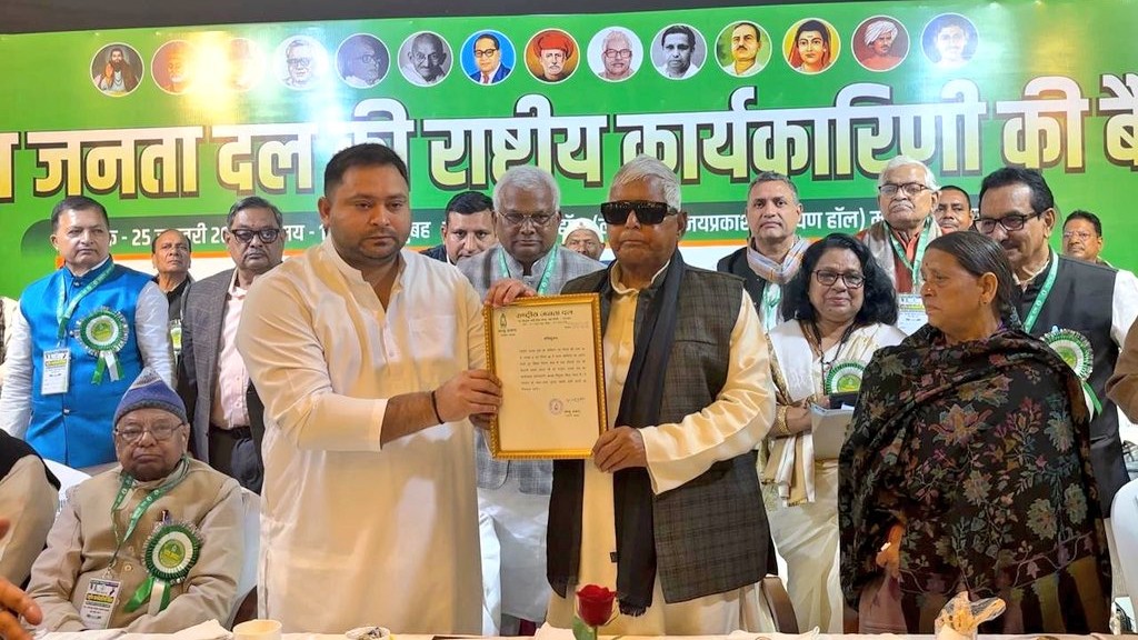 Lalu Prasad passes on the baton; Tejashwi Yadav now RJD’s new working president