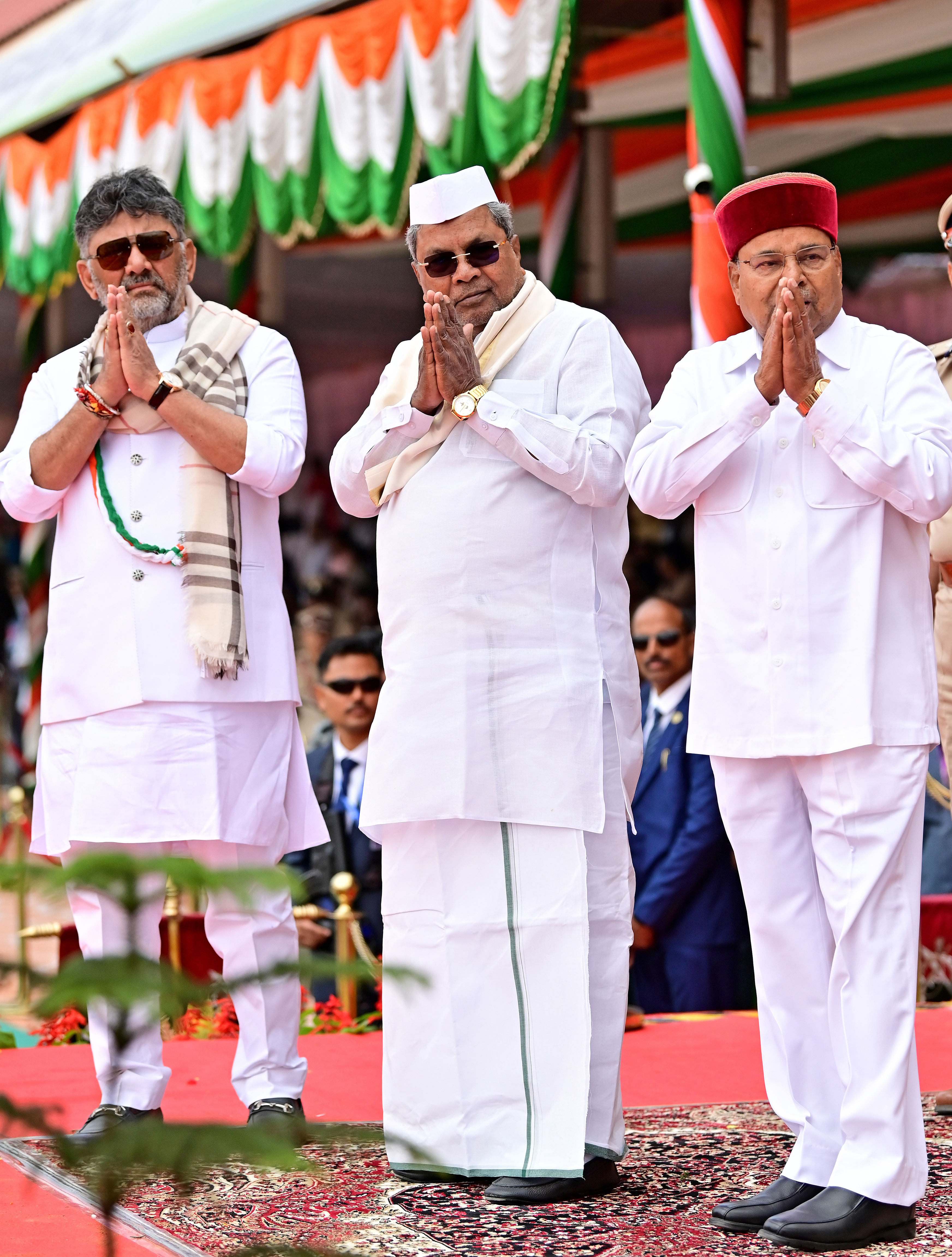 Chief Minister Siddaramaiah Deputy Chief Minister
D K Shivakumar and Governor Thaawarchand Gehlot at the event.  DH PHOTO/RANJU P