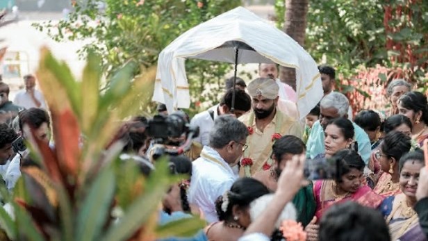 <div class="paragraphs"><p>Credit: Instagram/@maxmanju_official</p></div>