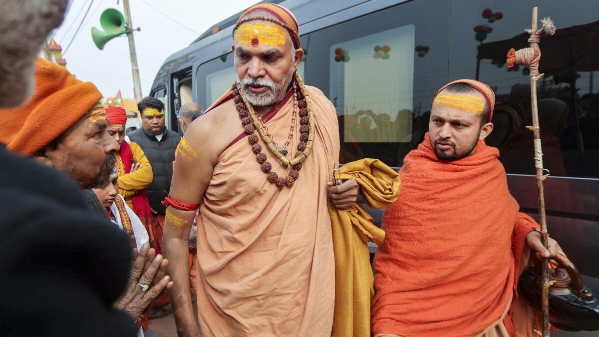 Swami Avimukteshwaranand leaves ‘Magh Mela’; says fight is between ‘asli’ and ‘nakli’ Hindus