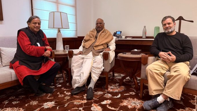 We are all on the same page: Shashi Tharoor after meeting Rahul Gandhi, Mallikarjun Kharge