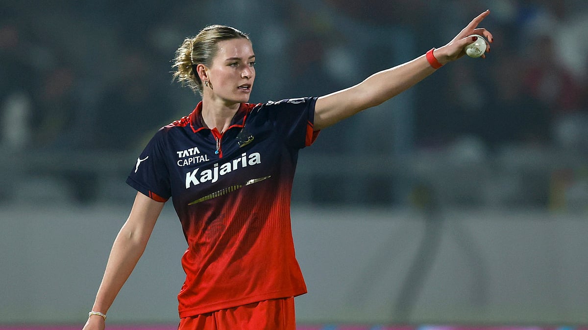 Lauren Bell Shines for RCB in WPL with Stellar Bowling Performance
