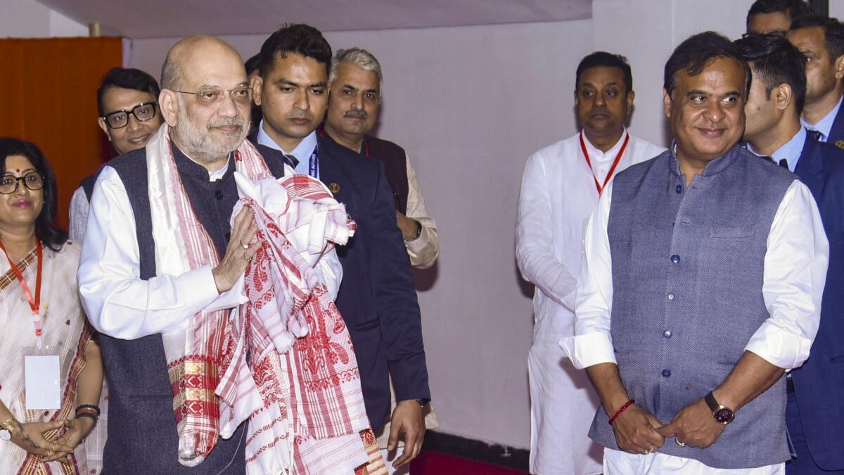 Amit Shah meets top Assam BJP leaders in Guwahati with focus on polls