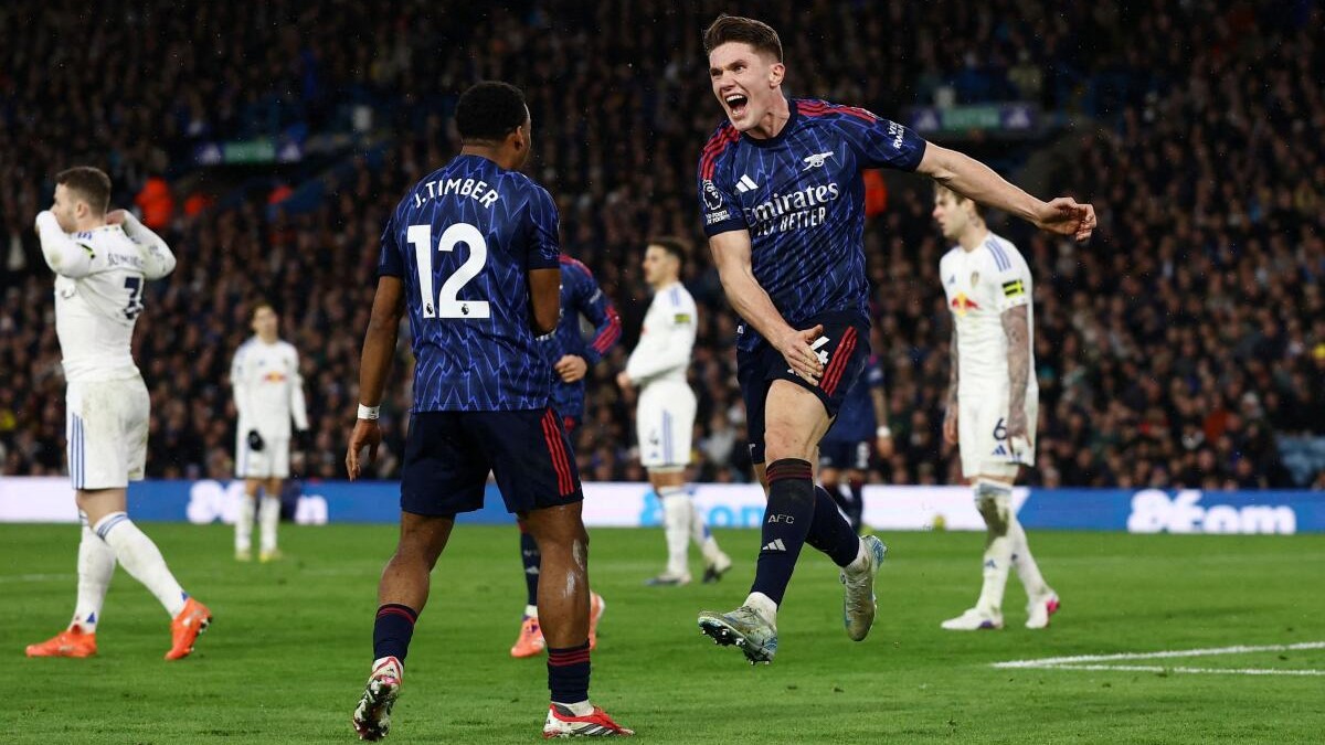 Arsenal thrash Leeds 4–0 to go seven points clear at the top
