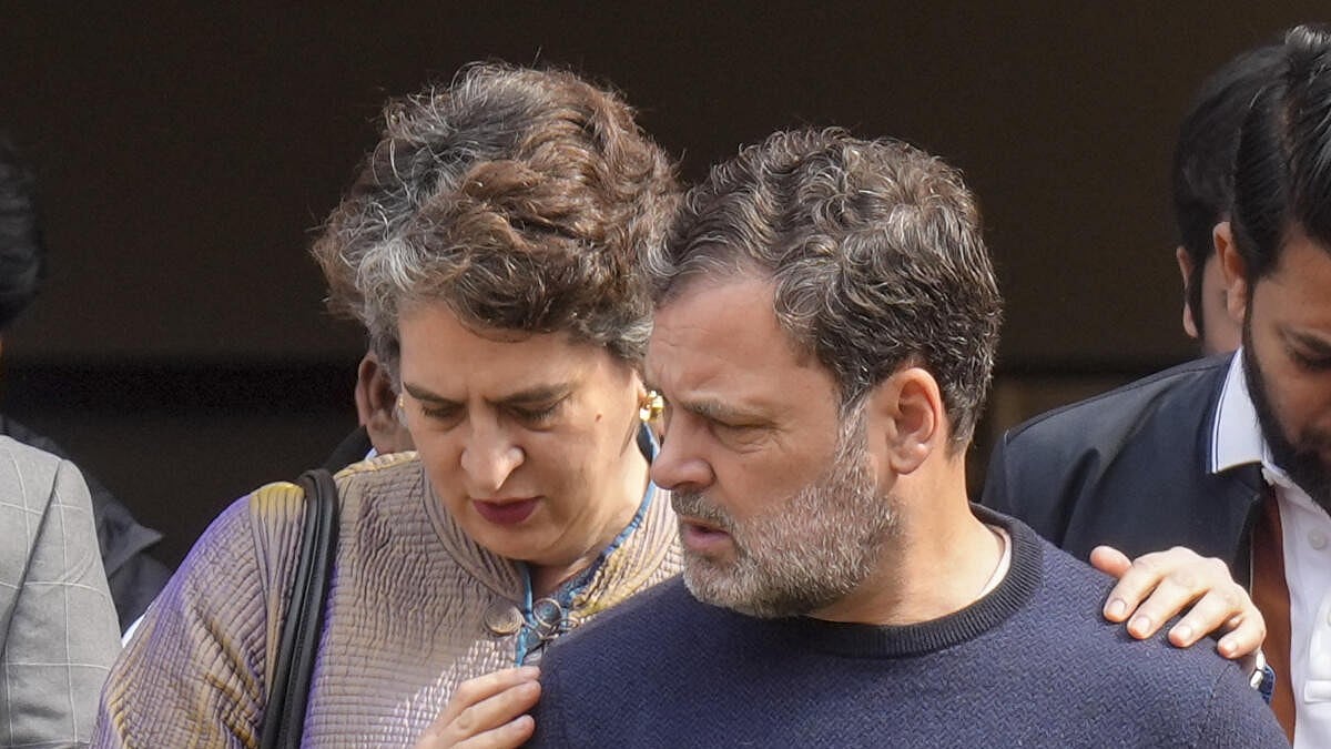 Hindu seer challenges Rahul Gandhi to have Priyanka tie Rakhi on him on Raksha Bandhan