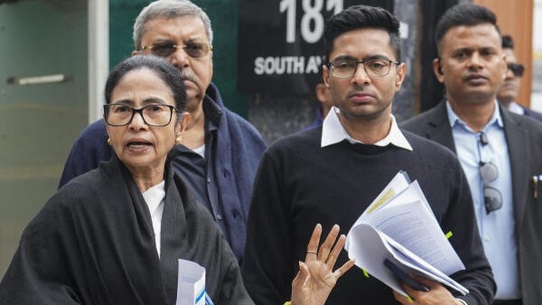 'SIR-affected families threatened': Ahead of meeting with CEC, Mamata's showdown with Delhi cops
