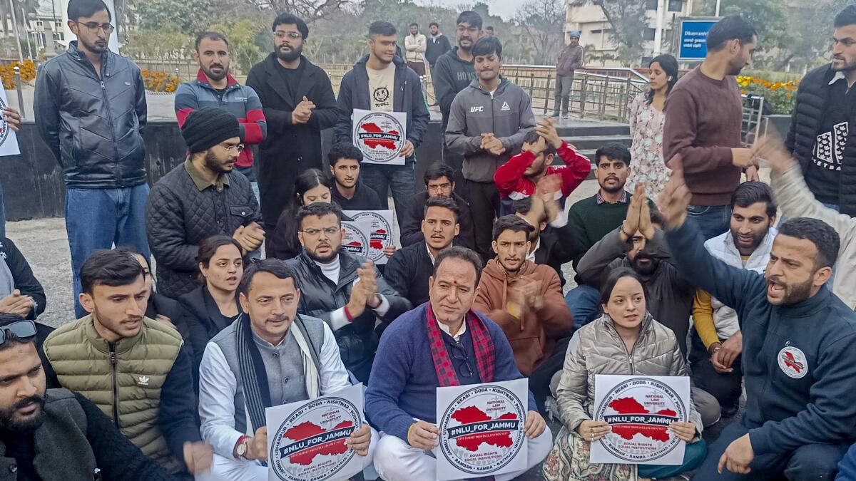 BJP MLAs join Jammu students' protest, back demand for National Law University