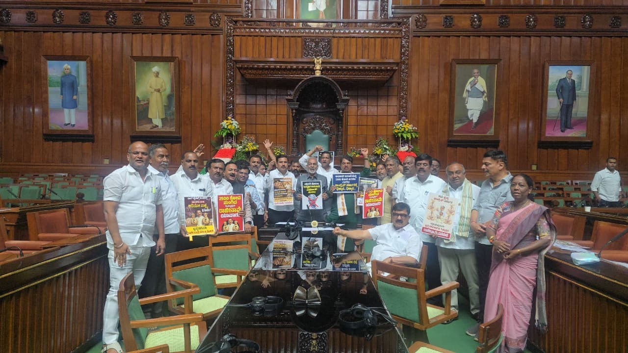 Excise 'scam': Opposition stages all-night stir in Vidhana Soudha seeking Minister Timmapur's scalp