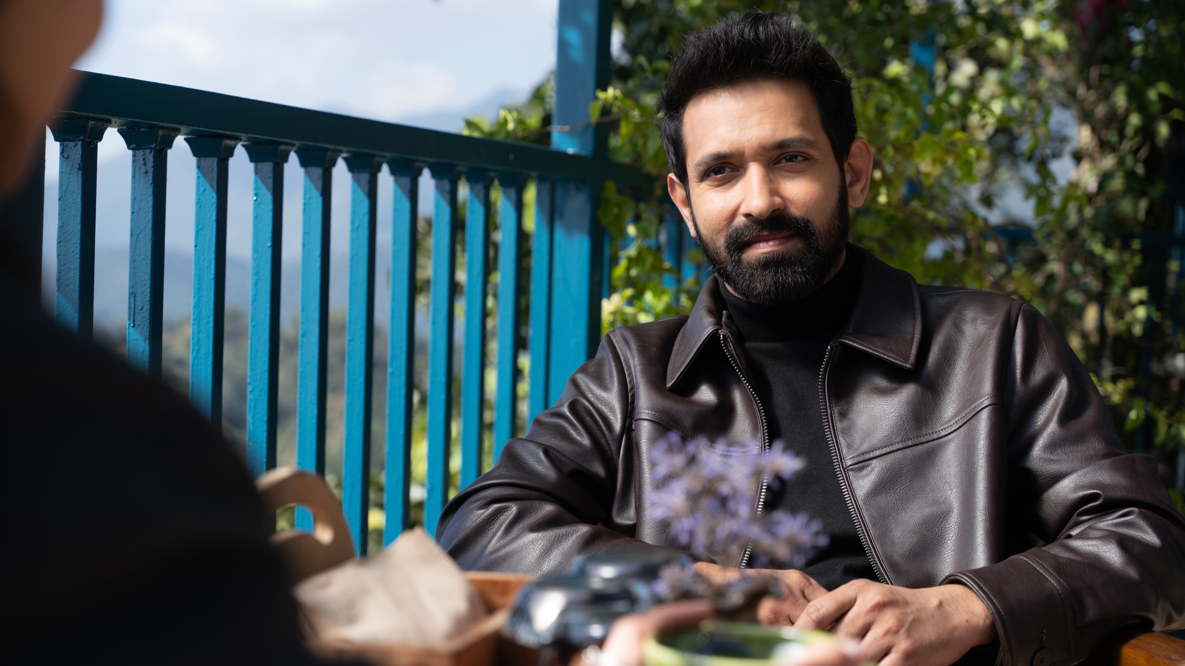 Vikrant Massey turns producer with 'Musafir Cafe'